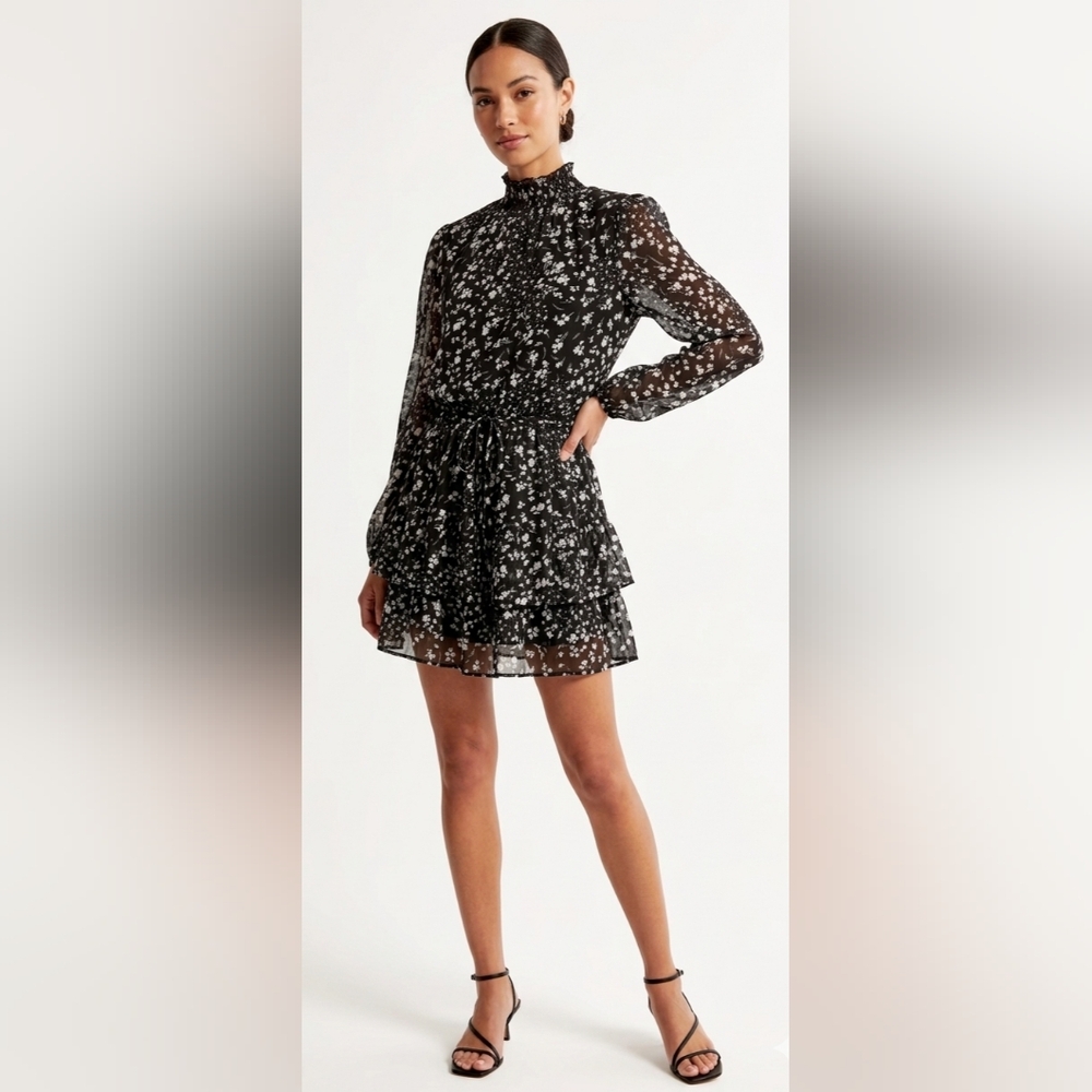 Aqua Black and White Floral Long Sleeve Dress size L